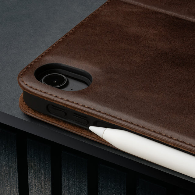 Camera cutout on the Dark Brown Leather Case for iPad Air
