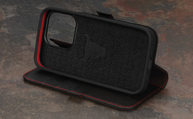 Apple iPhone 15 Pro Leather Wallet Case (MagSafe Charging) Feature Focus